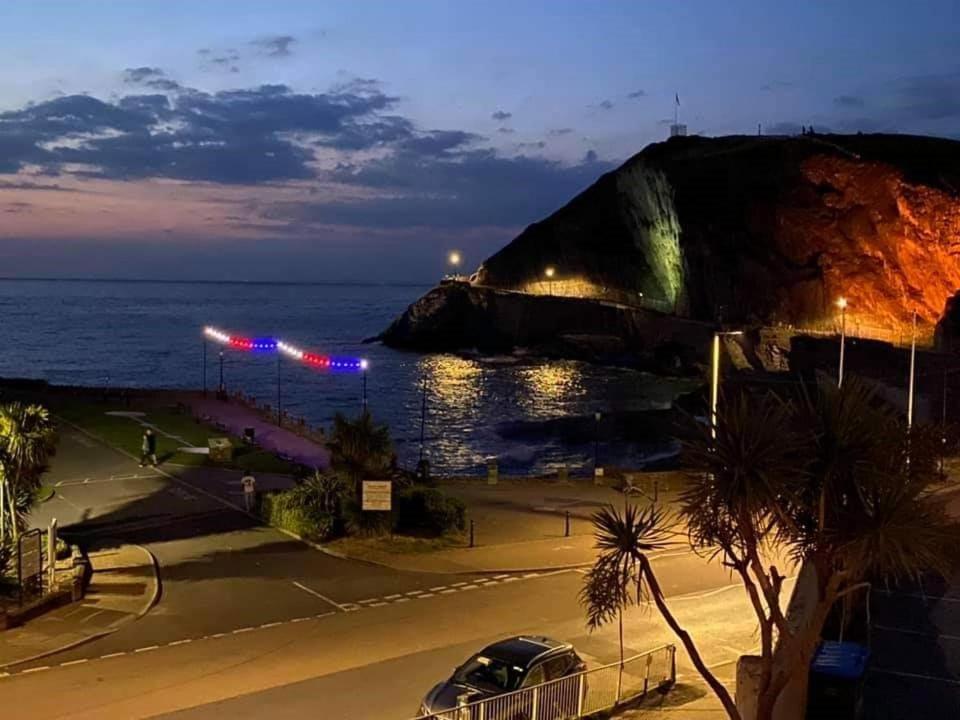 3 The View Apartments Ilfracombe - Hot Tub, Parking, Lift, Ev Buitenkant foto