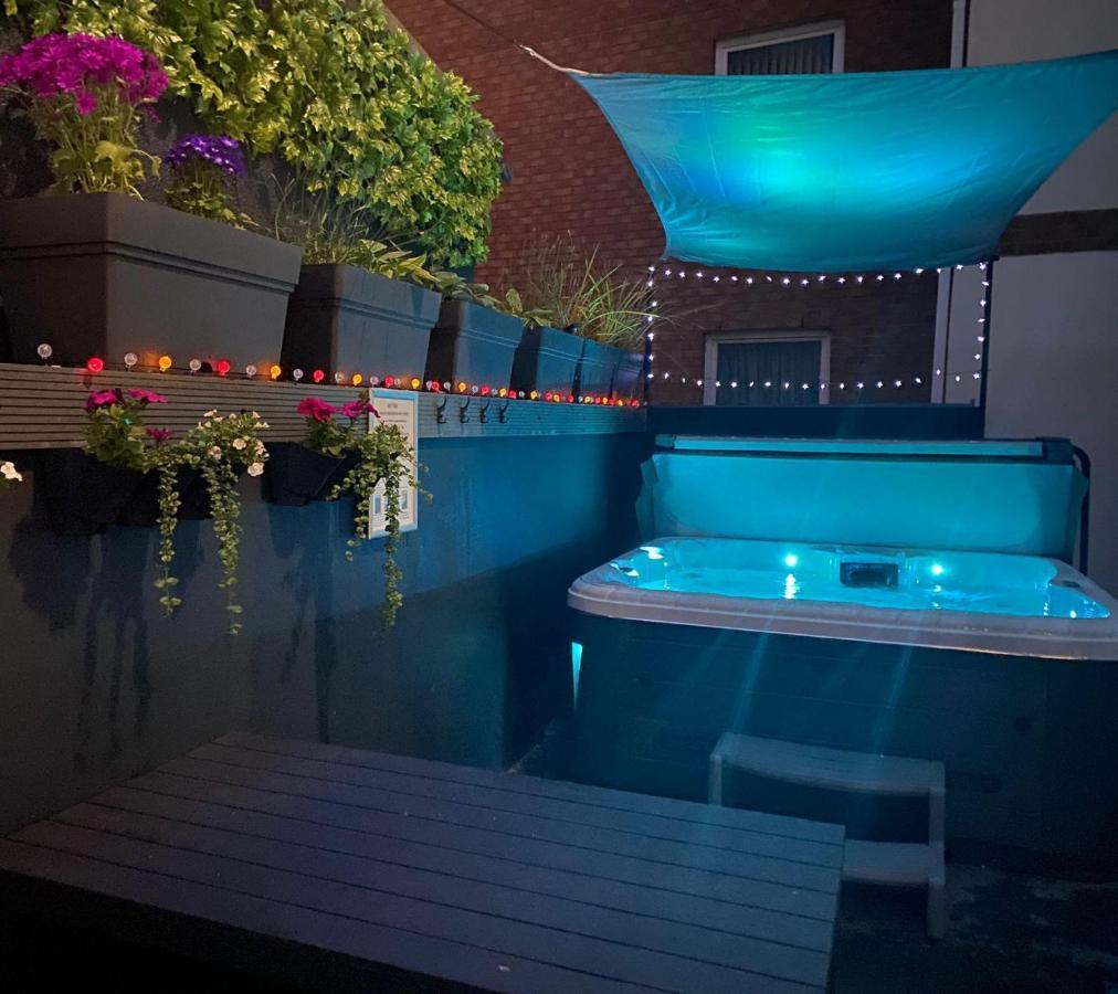 3 The View Apartments Ilfracombe - Hot Tub, Parking, Lift, Ev Buitenkant foto