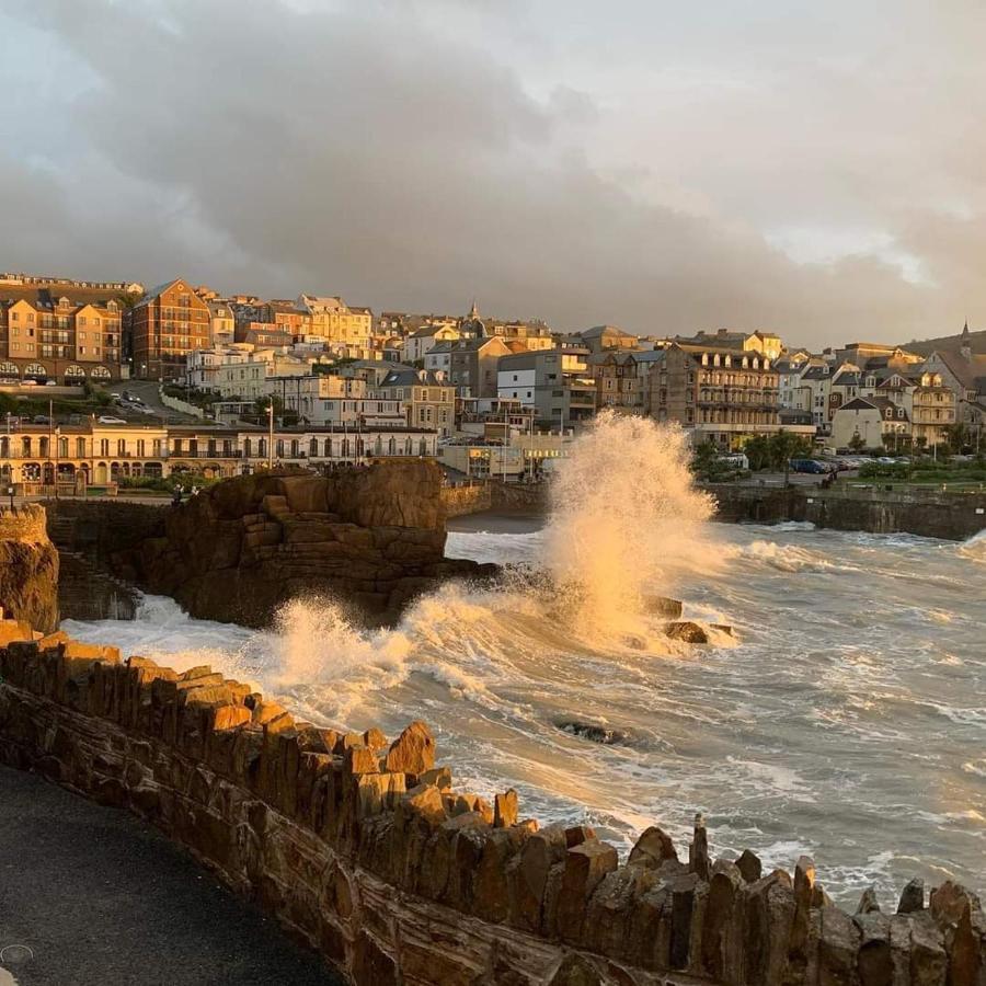 3 The View Apartments Ilfracombe - Hot Tub, Parking, Lift, Ev Buitenkant foto