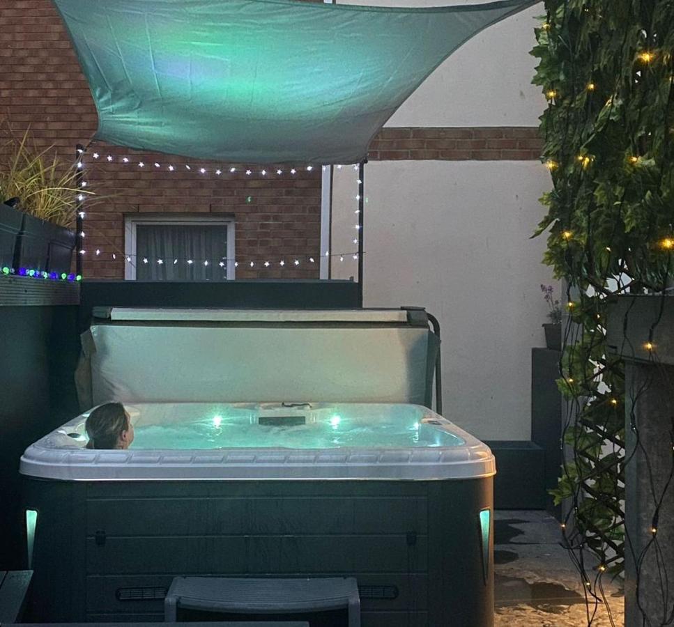 3 The View Apartments Ilfracombe - Hot Tub, Parking, Lift, Ev Buitenkant foto