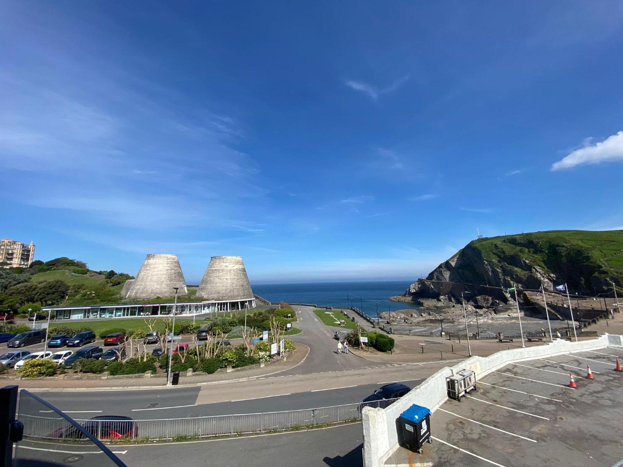 3 The View Apartments Ilfracombe - Hot Tub, Parking, Lift, Ev Buitenkant foto